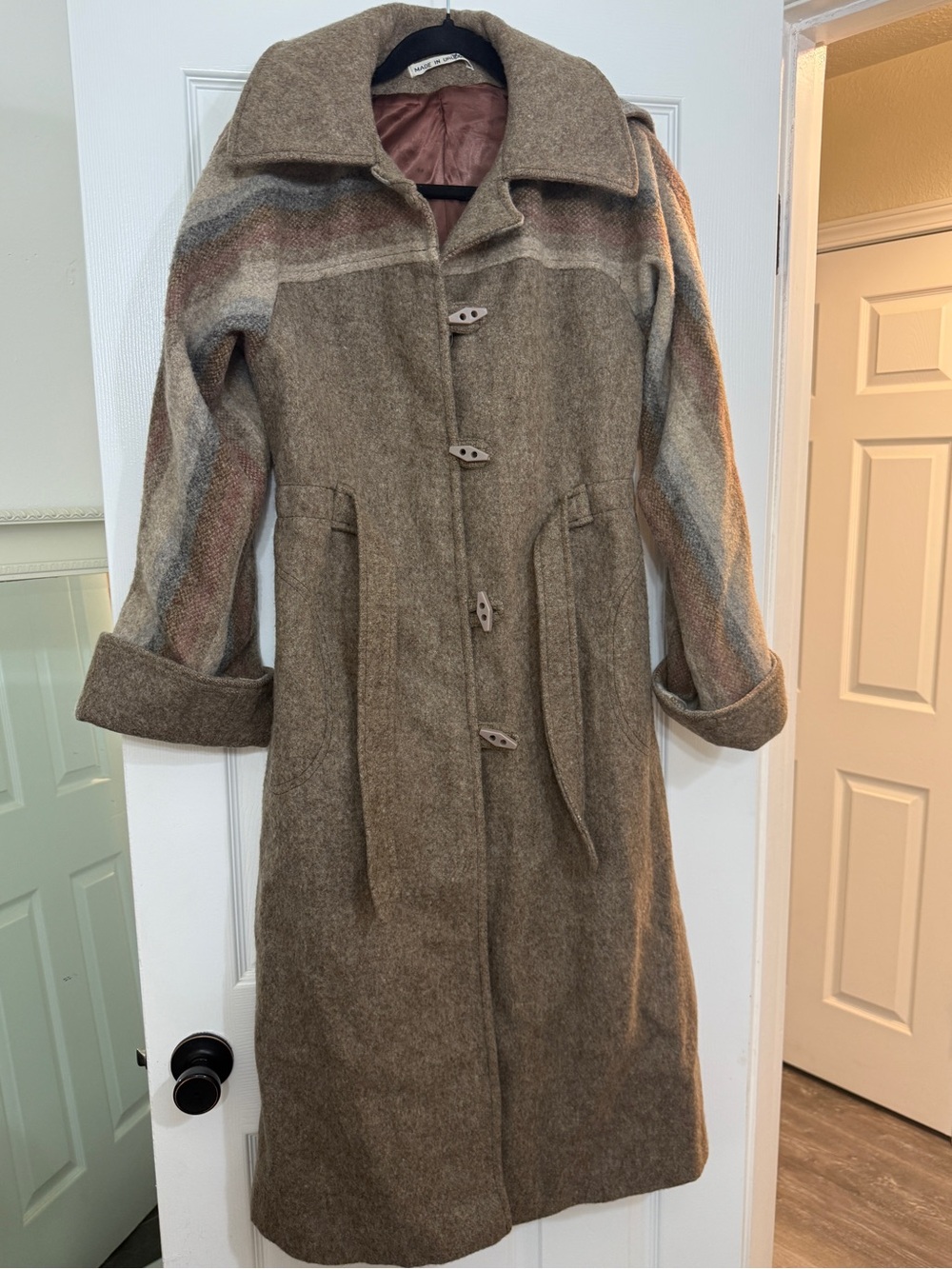 Vintage Virgin Wool Coat - women’s
